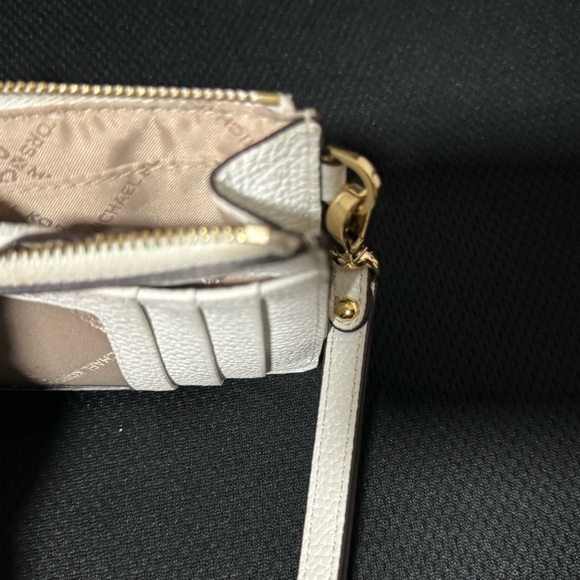 Michael Kors Crossbody & Matching Wallet - Picture 8 of 12